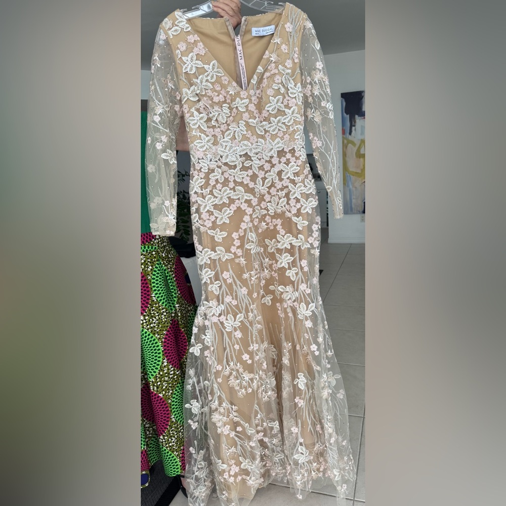 MAC DUGGAL NWT SIZE 6 Lace Embroidered Nude and pink Evening Gown